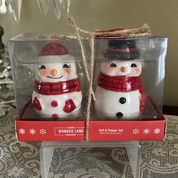 NIB WONDERLAND Retro Snowman Salt & Pepper - ADORABLE! - Picture 5 of 8